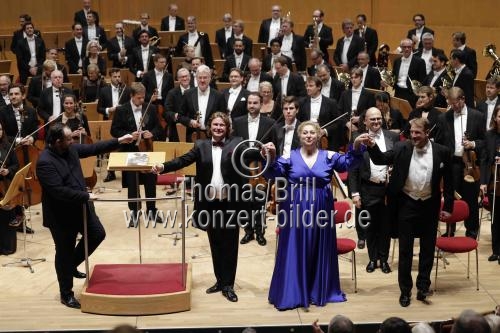 Lettische Dirigent Andris Nelsons leitet das Bayreuther Festspielorchester in der Kölner Philharmonie (&copy; Thomas Brill)