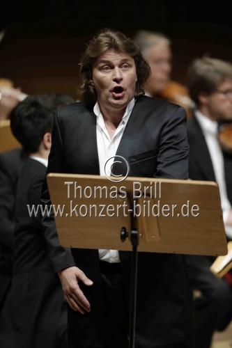 Deutsche Tenor Klaus Florian Vogt gastiert in Begleitung des Stuttgarter Kammerorchester unter der Leitung des deutschen Dirigenten Matthias Foremny in der Philharmonie Köln (&copy; Thomas Brill)