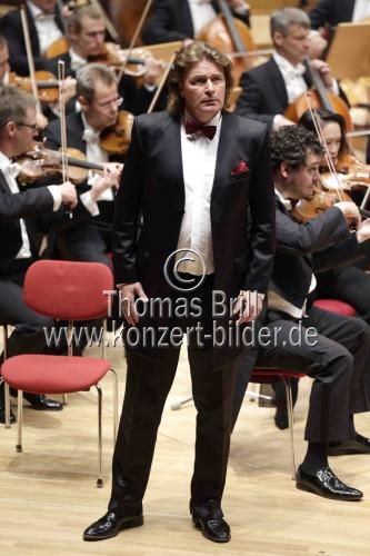 Lettische Dirigent Andris Nelsons leitet das Bayreuther Festspielorchester in der Kölner Philharmonie (&copy; Thomas Brill)
