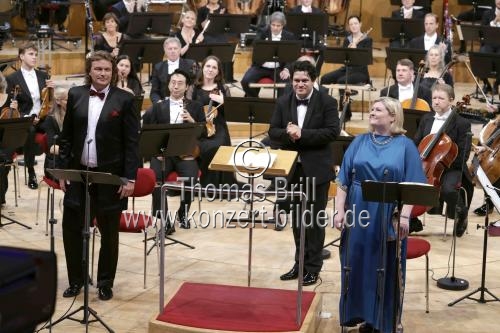 Der deutsche Tenor Klaus Florian Vogt und der schottische Mezzosopran Karen Cargill gastieren in Begleitung des WDR Sinfonieorchester Köln unter der Leitung des rumänischen Dirigenten Cristian Macelaru in der Kölner Philharmonie (© Thomas Brill)