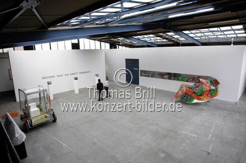 Gruppenausstellung der Galerien Schmidt Maczollek, Michael Wiesehöfer und Thomas Zander im WAREHOUSE, Bonnerstraße 448, Köln (© Thomas Brill)