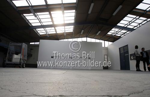 Gruppenausstellung der Galerien Schmidt Maczollek, Michael Wiesehöfer und Thomas Zander im WAREHOUSE, Bonnerstraße 448, Köln (© Thomas Brill)