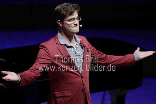 Deutsche Musikkabarettist Bodo Wartke gastiert mit seinem Programm 