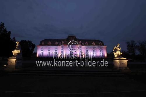 Die Weihnachts Wunderwelt im Schlosspark Schloss Benrath läd mit einigen Lichtilluminationen vom 16. November 2023 bis zum 01. Januar 2024 zu Spaziergängen durch den Lichtergarten ein (&copy; Thomas Brill)