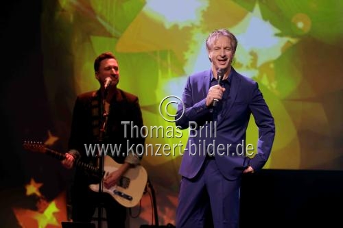 Deutsche Musiker Tommy Engel gastiert mit seiner „Weihnachtsengel“-Show in der Kölner Motorworld (© Thomas Brill)