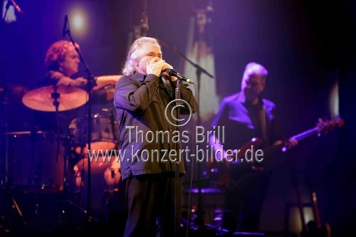 Deutsche Musiker Tommy Engel gastiert mit seiner „Weihnachtsengel“-Show in der Kölner Motorworld (© Thomas Brill)