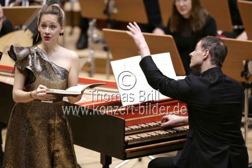 Weihnachtsoratorium von Johann Sebastian Bach des Gürzenich-Orchester Köln unter der Leitung des britischen Dirigenten Jonathan Cohen in der Kölner Philharmonie (&copy; Thomas Brill)