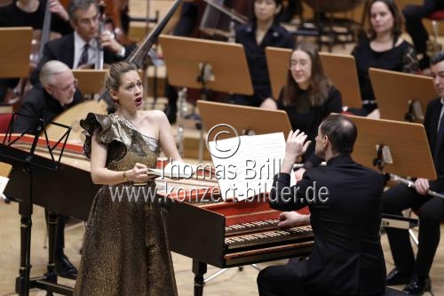 Weihnachtsoratorium von Johann Sebastian Bach des Gürzenich-Orchester Köln unter der Leitung des britischen Dirigenten Jonathan Cohen in der Kölner Philharmonie (&copy; Thomas Brill)
