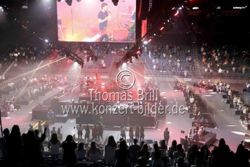 Deutscher Sänger Wincent Weiss gastierte auf seiner 