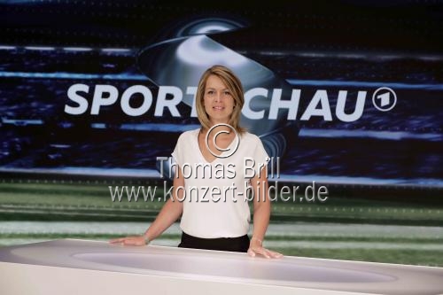 Deutsche Fernsehmoderatorin Jessy Wellmer moderiert die Bundesliga-„Sportschau