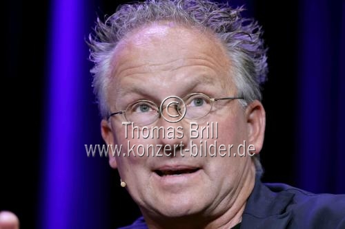 Deutsche Journalist Kai Diekmann und der deutsche Philosoph Cai Werntgen diskutieren über Diekmanns Buch 