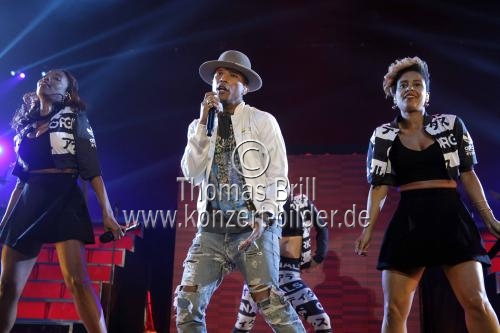 Amerikanische Sänger Pharrell Williams gastiert auf seiner 