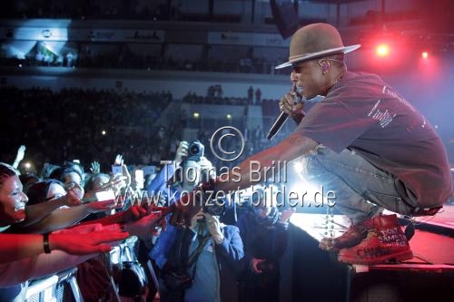 Amerikanische Sänger Pharrell Williams gastiert auf seiner 