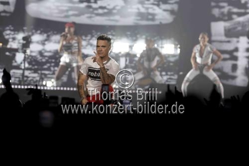 Britischer Rock-Star Robbie Williams gastiert auf seiner 