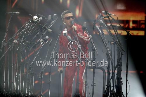 Britischer Rock-Star Robbie Williams gastiert auf seiner 