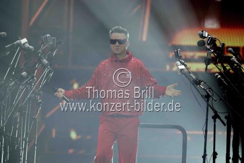 Britischer Rock-Star Robbie Williams gastiert auf seiner 