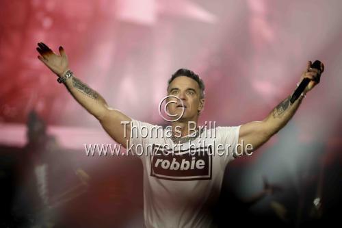 Britischer Rock-Star Robbie Williams gastiert auf seiner 