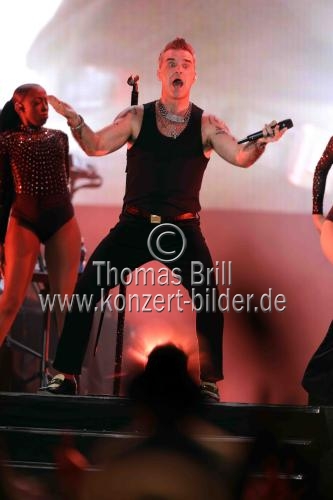 Britischer Rock-Star Robbie Williams gastiert auf seiner 