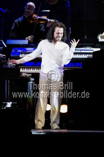 Griechische Musiker Yiannis Hryssomallis alias Yianni gastiert auf seiner 