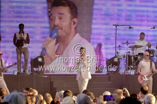 Deutsch-italienischer Musiker Giovanni Zarrella präsentiert mit seiner Band 