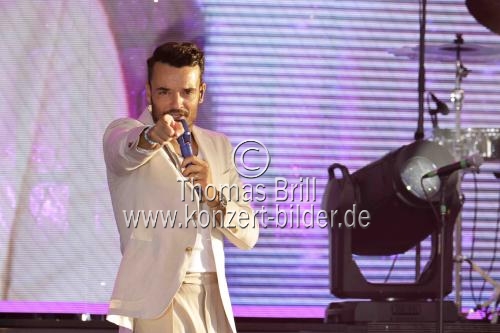 Deutsch-italienischer Musiker Giovanni Zarrella präsentiert mit seiner Band 