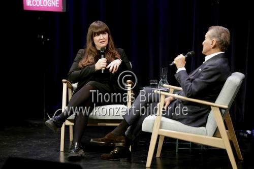 Deutsch-französische Philosoph Michel Friedman und die deutsche Redakteurin Sarah Zerback diskutieren über sein Buch 