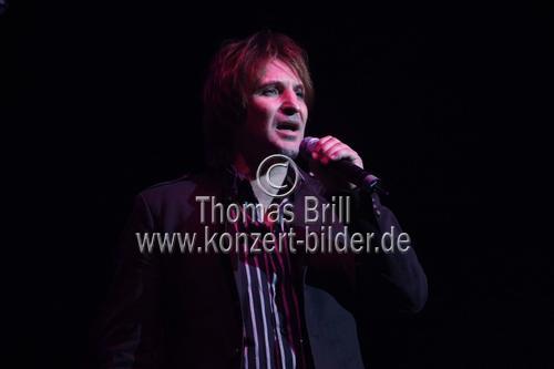 Deutscher Sänger Dirk Zöllner gastiert in Begleitung des Deutschen Filmorchester Babelsberg unter der Leitung von Prof. Bernd Wefelmeyer bei 