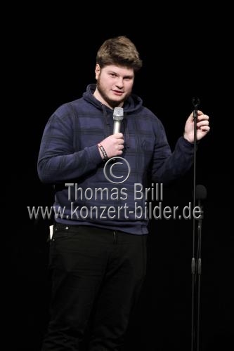 Deutsche Poetry Slammer Jan Philipp Zymny gastiert bei der Eröffnungsshow 