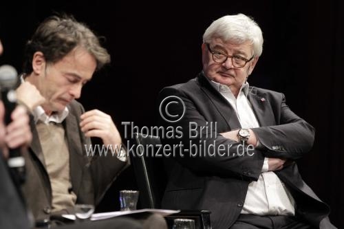 Deutsche Politiker Joschka Fischer und der Italienisch-deutsche Journalist Giovanni di Lorenzo bei der lit.COLOGNE 2015 im Klaus-von-Bismarck-Saal Köln (&copy; Thomas Brill)