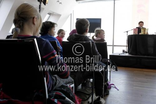 Deutsche Schriftstellerin Barbara van den Speulhof liest aus ihrem Buch 