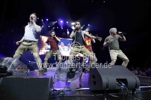 Deutsche Band der Neuen Volksmusik voXXclub gastiert bei der Schlagernacht des Jahres in der Lanxess Arena Köln (© Thomas Brill)