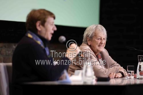 Deutsche Schriftstellerin Ingrid Noll liest aus ihrem neuen Kriminalroman 