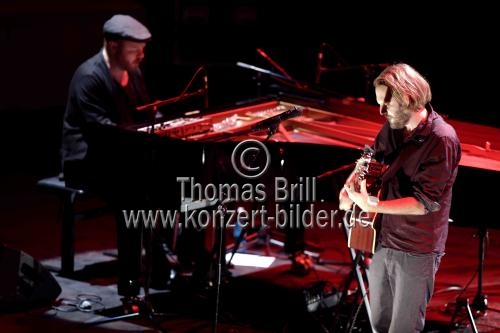 Deutscher Liedermacher Gisbert zu Knyphausen und Kai Schumacher gastieren auf ihrer 