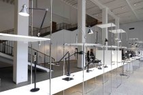 Die Ausstellung „100 Jahre lenkbares Licht – Ursprung und Aktualität beweglicher Beleuchtung“ gastiert vom 14. Januar bis 24. Februar 2019 im Museum für Angewante Kunst in Köln (© Thomas Brill)