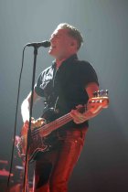 Kanadische Rock-Sänger Bryan Adams gastiert auf seiner "Roll with the Punches"-Tour in der Lanxess-Arena Köln (&copy; Thomas Brill)