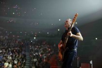 Kanadische Rock-Sänger Bryan Adams gastiert auf seiner "Roll with the Punches"-Tour in der Lanxess-Arena Köln (&copy; Thomas Brill)