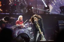 Amerikanische Rock-Band Aerosmith gastiert auf ihrer "Aero-Vederci Baby!"-Tour in der Lanxess-Arena Köln (© Thomas Brill)