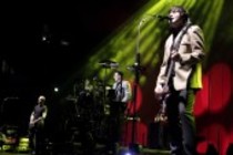 Deutsche Punk-Band Die Ärzte gastiert auf ihrer "DAS ENDE ist noch nicht vorbei"-Tour in der Arena Oberhausen (© Thomas Brill)