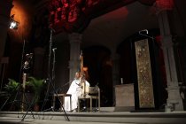 Alemu Aga aus Äthiopien gastiert mit "König Davids Harfe" bei der "Romanischen Nacht" in der Kirche St. Maria im Kapitol Köln (© Thomas Brill)