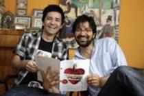 Deutsch-Iranischer Regisseur Ali Samadi Ahadi und Navid Akhavan im Interview über ihren neuen Film "Salami Aleikum", einer turbulente Komödie mit Wolfgang Stumph, die ab 23. Juli 2009 in den Kinos zu sehen ist, in der Hardtstraße Köln (&copy; Thomas Brill)