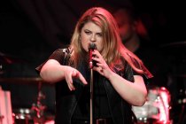 Deutsche Sängerin Alina Wichmann alias Alina gastiert auf ihrer "Die Einzige"-Tour im Gloria Theater Köln (© Thomas Brill)