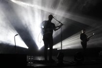 Britische Alternative-Pop-Band Alt-J gastiert auf ihrer "This Is All Yours"-Tour in der Mitsubishi Electric Halle Düsseldorf (© Thomas Brill)