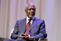 Ghanaische Diplomat Kofi Annan liest aus seinem Roman "Ein Leben in Krieg und Frieden" bei der lit.COLOGNE 2013 in der Aula der Universität zu Köln (© Thomas Brill)