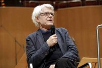 Griechischer Komponist) Georges Aperghis im Gespräch mit dem Intendanten der Kölner Philharmonie Louwrens Langevoort bezüglich des Festival "ACHT BRÜCKEN/Musik für Köln" in der Kölner Philharmonie (© Thomas Brill)