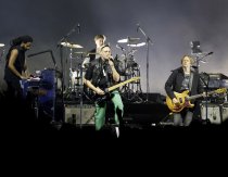 Kanadische Indie-Rockband Arcade Fire gastiert auf ihrer "WE"-Tour in der Lanxess-Arena Köln (© Thomas Brill)