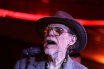 Amerikanischer Singer-Songerwriter Ed Askew gastiert auf seiner "For the World"-Tour in der King George Klubbar Köln (© Thomas Brill)