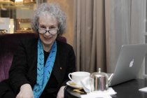 Kanadische Schriftstellerin Margaret Atwood im Interview über ihren neuen Roman „Die Geschichte von Zeb“ im Wasserturm Hotel Köln (&copy; Thomas Brill)