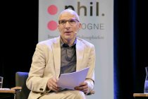 Deutsche Politiker Robert Habeck und der deutsche Philosoph Peter Sloterdijk diskutiert über "Die Reue des Prometheus. Von der Gabe des Feuers zur globalen Brandstiftung" im Rahmen der phil.COLOGNE 2020 im Klaus-von-Bismarck-Saal im Funkhaus Köln (© Thomas Brill)