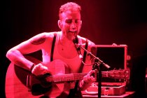 Israelischer Folk-Rock-Musiker Asaf Avidan gastiert auf seiner "Different Pulses"-Tour im Gloria Theater Köln (© Thomas Brill)