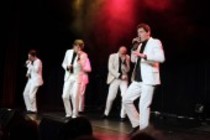 Deutsche A-cappella-Gruppe Basta gastiert mit ihrem traditionellen X-Mas-Special im Gloria Theater Köln (&copy; Thomas Brill)